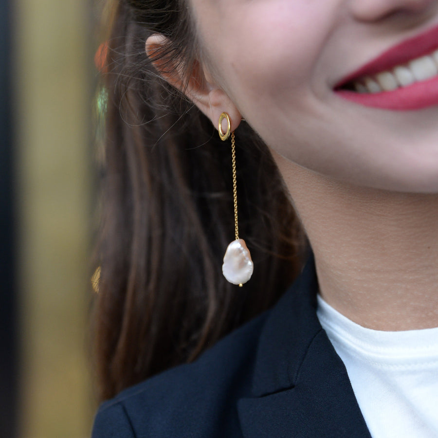 The Enriched Pearl Long Chain 18K Gold Plated Silver 925° Earrings
